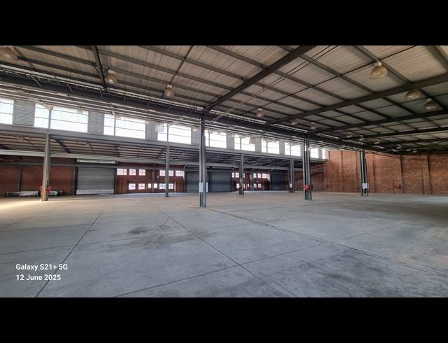 2,496M² WAREHOUSE TO LET IN HUGHES